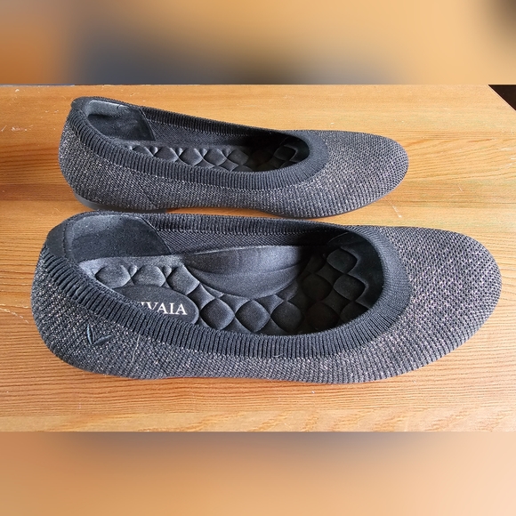 Vivaia Claire Round-Toe Flats Womens Size 38 (US 7) Metallic Black - Picture 3 of 4